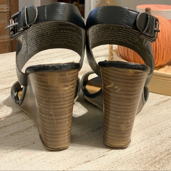 Black Wedge Heel Ankle Strap Sandals Old Navy - Picture 3 of 4